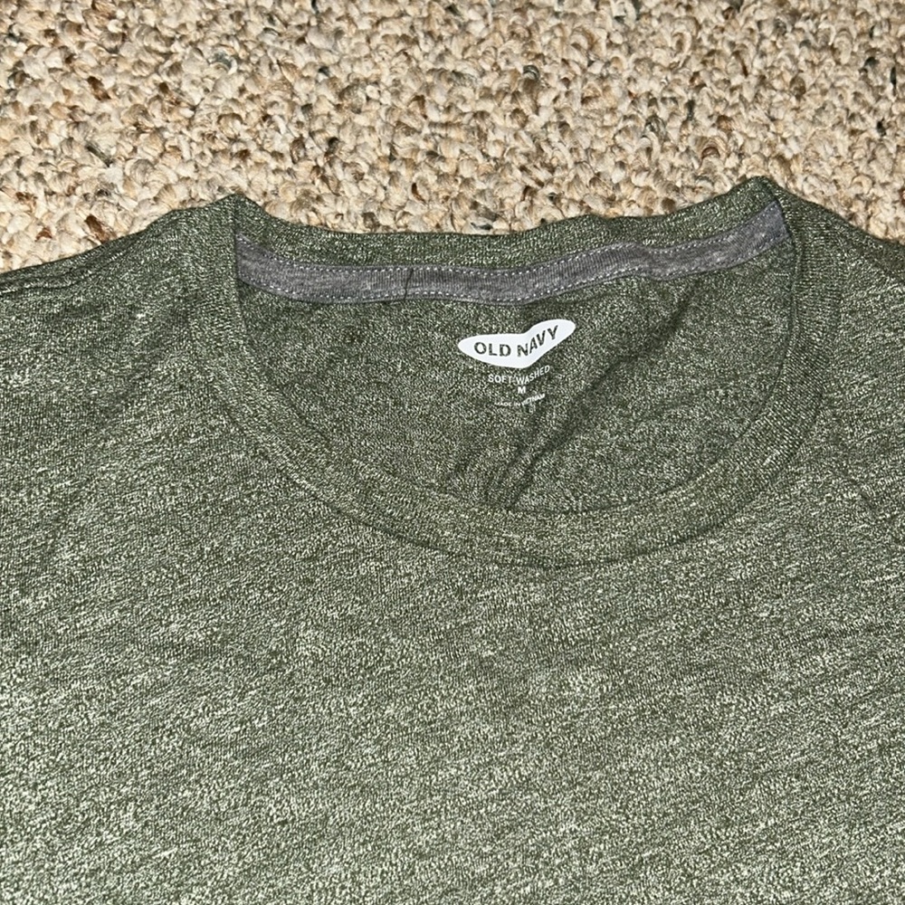 Old Navy T-Shirt - Picture 3 of 3